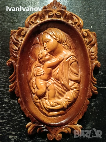 Любящата майка - гипсова отливка 