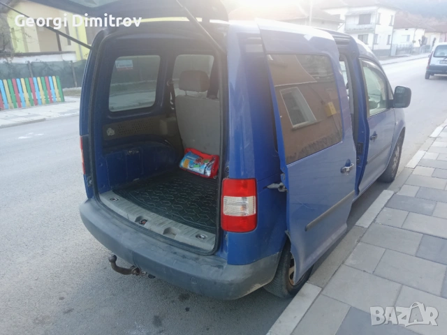 Продавам кади 1.6 газ бензин 2007г мн. Иконична 7/100 газ, снимка 5 - Автомобили и джипове - 53480478