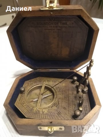 Компас със слънчев часовник от масивен бронз в дървена кутия, снимка 7 - Морски сувенири - 35983647