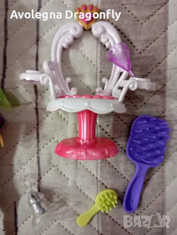 Малка кукличка Камбанка със столче и аксесоари, снимка 2 - Кукли - 50102157