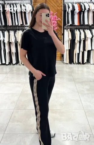 Guess дамски комплекти Различни цветове , снимка 3 - Комплекти - 49267825