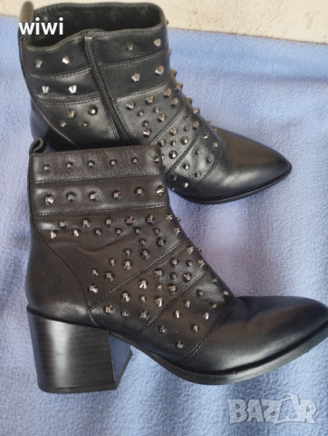 Ботуши Elvio Zanon номер 37.