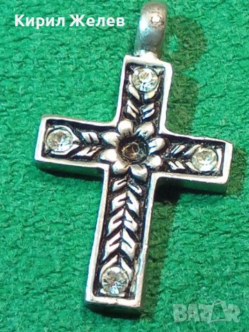 ПОСРЕБРЕН ВИНТИДЖ ФЛОРАЛНО ОРНАМЕНТИРАН НАГРЪДЕН КРЪСТ с КРИСТАЛИ 24777