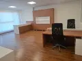 голям офис в бизнес сграда, снимка 5