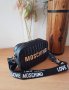 Moschino дамска чанта през рамо код 900, снимка 4
