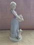 порцеланова фигурка на момиче с котенца, снимка 3
