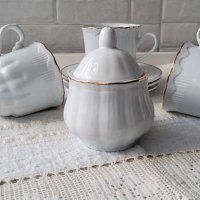 Чашки за чай със захарничка, снимка 1 - Сервизи - 35666142