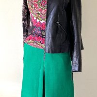 Елегантно кожено яке, авангардна пола в зелено Essentiel Antwerp и цветна арт блуза към полата , снимка 10 - Поли - 44483344