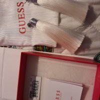 Обеци на Guess , снимка 2 - Бижутерийни комплекти - 39314839