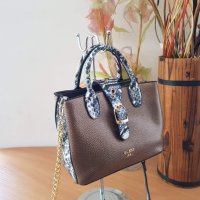 Луксозна чанта Guess код IM200, снимка 3 - Чанти - 37817303