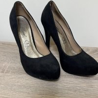 Черни велурени токчета,номер 38, снимка 1 - Дамски елегантни обувки - 41582213