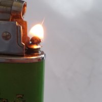 Стара китайска бензинова запалка, снимка 2 - Колекции - 41978570