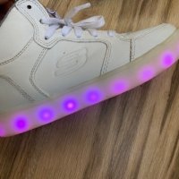 Оригинални светещи юношески кецове Skechers! 33 н, снимка 14 - Детски обувки - 42720890