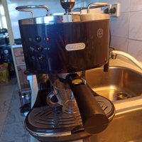 Кафемашина Делонги с ръкохватка с крема диск, работи отлично и прави хубаво кафе , снимка 4 - Кафемашини - 41782899