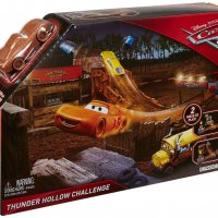 Игрален комплект с количка - Thunder Hollow Challenge - Disney / Cars 3, снимка 1 - Коли, камиони, мотори, писти - 36012616