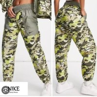 Nike Sportswear Floral Camo Joggers дамски S, снимка 11 - Спортни екипи - 44321612