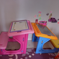 Продавам два броя детско бюро/чин за момче и момиче, снимка 1 - Мебели за детската стая - 36244032