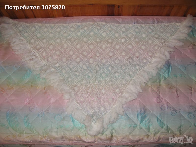 2 нови бели триъгълни шала - полиестер от старо време, снимка 1