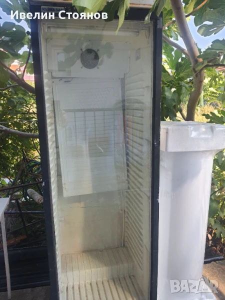 Продавам голяма хладилна витрина без компресор, снимка 1
