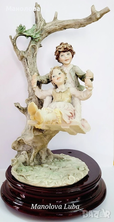 Голяма фигура Capodimonte подписана B. Merli., снимка 1