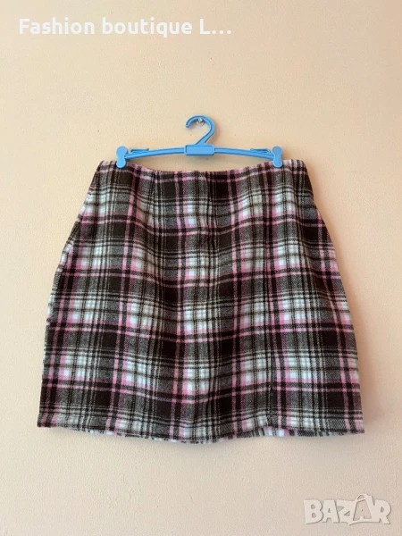 Пола тип каре с цип отзад М размер 🤍🤎🩷, снимка 1