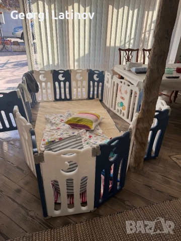 Голяма бебешка ограда