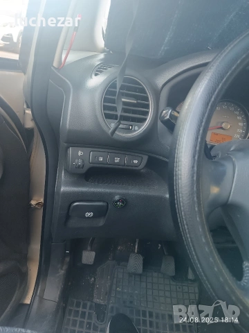 Kia carens , снимка 10 - Автомобили и джипове - 53478629