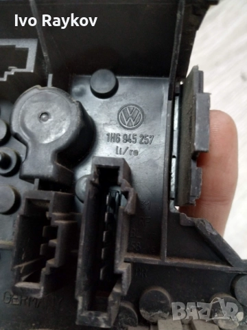 Държач крушки за Volkswagen Golf III 1H6945520 , 1H6945257 , снимка 3 - Части - 51477628