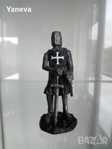 Римски воин, шлем магнит, рицар от Малта, трите мъдри маймуни. , снимка 2 - Статуетки - 52665826