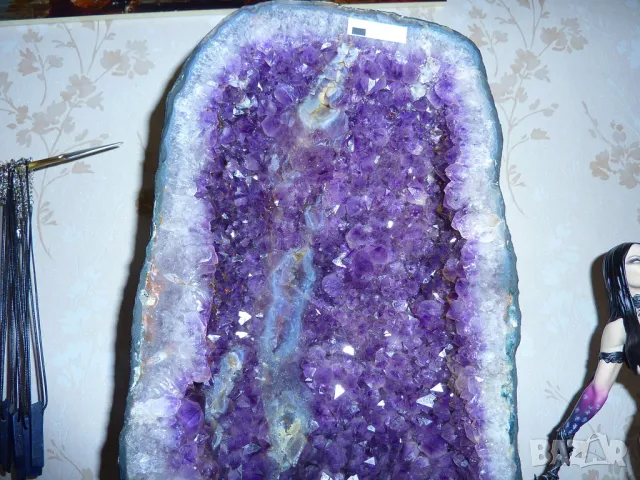 голям аметист, 50кг. От Бразилия. 66х30х20см., снимка 2 - Други ценни предмети - 48470672
