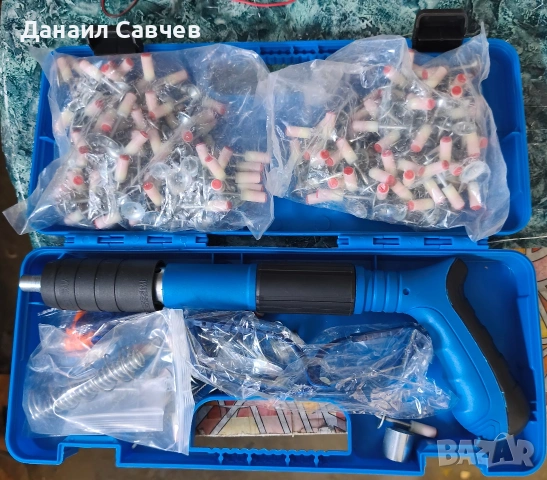 Пистолет за забиване на пирони в бетон 