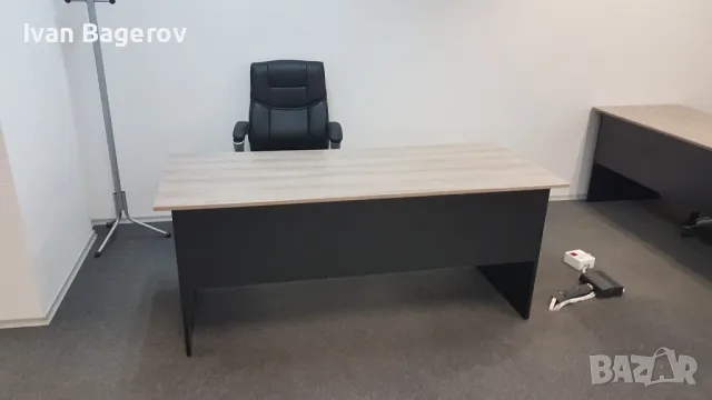 Офис бюра и контейнери и етажерки, снимка 1