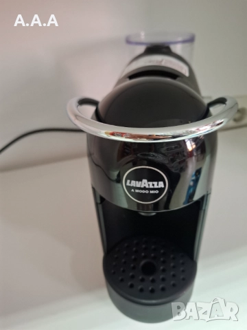 Машина за капсули Lavazza A Modio Mio Jolie 1250W 10bar, снимка 3 - Кафемашини - 52942886