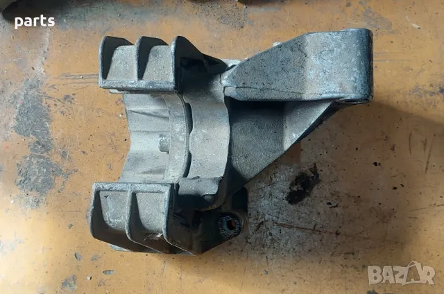 Лапа Двигател Опел Вектра Б - 74266302 - 90496729, снимка 2 - Части - 47722902