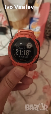 продавам часовник Garmin instinct 
