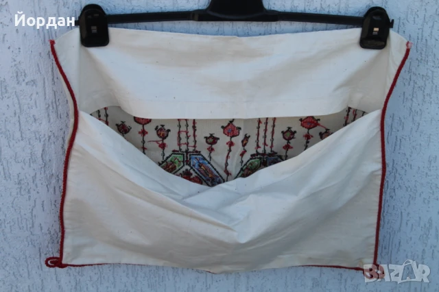 Възглавница с бродерия на ленена панама, снимка 11 - Антикварни и старинни предмети - 50565588