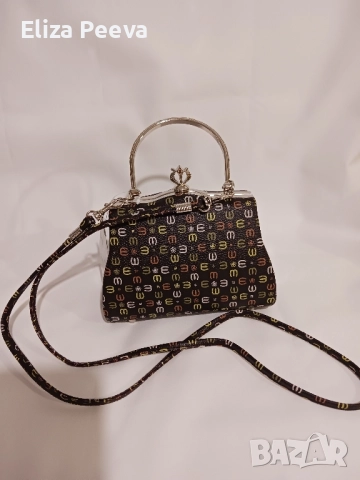 Малка чантичка за през рамо, снимка 6 - Чанти - 52147348