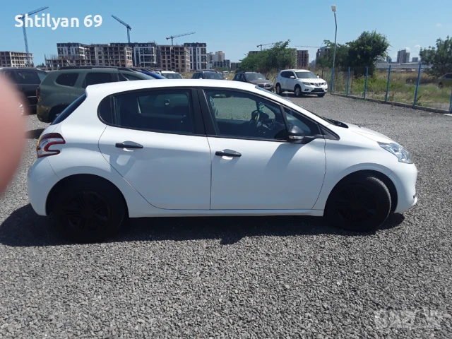 Пежо 208 1.4hdi, снимка 4 - Автомобили и джипове - 50989510