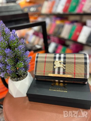 портмонета в кутия burberry , снимка 2 - Портфейли, портмонета - 51117359