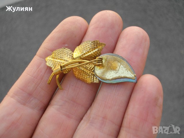 СТАРА ПОЗЛАТЕНА БРОШКА СЪС СЕДЕФ, снимка 5 - Антикварни и старинни предмети - 41967427