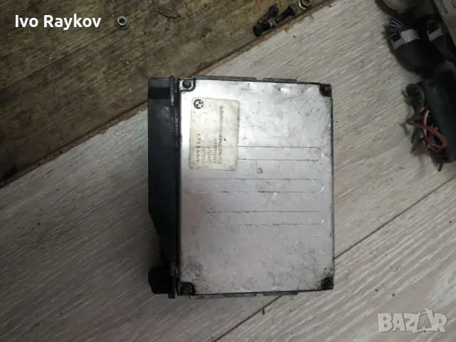 Компютър двигател 1711648 за BMW 5 седан (E39) 520 i 