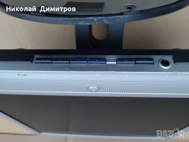 Продавам монитор за компютър BenQ Q7C4, снимка 9 - Монитори - 53265733