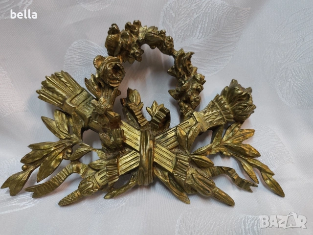 Антикварна бронзова апликация за мебели – Стил Луи XVI