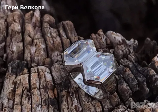 Страхотен стебърен пръстен с естествени камъни (планински кристали)