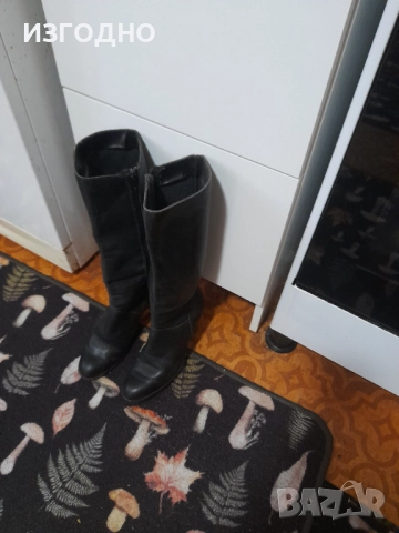 САМО 19 ЛЕВА БОТУШИ ОТ ЕСТЕСТВЕНА КОЖА ЗДРАВИ 36-37 НОМЕР ЧЕРНИ