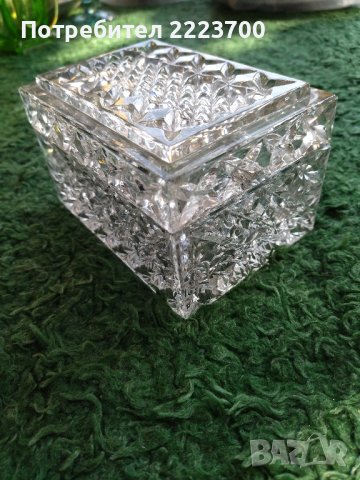 Кристален комплект от форма за ядки и пепелник 