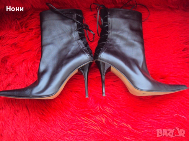 Дамски боти от естествена кожа на NOA