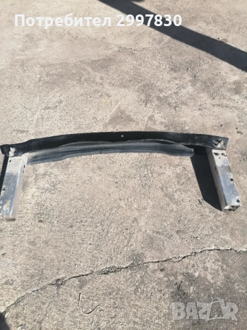 Продавам задна греда под бронята за ауди а4 б8 