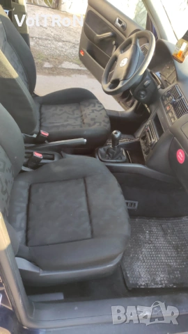 VW Golf 4 1.4 бензин, снимка 11 - Автомобили и джипове - 53332529