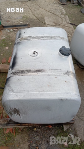Резервоари от Ивеко и Мерцедес , снимка 2 - Камиони - 52080444